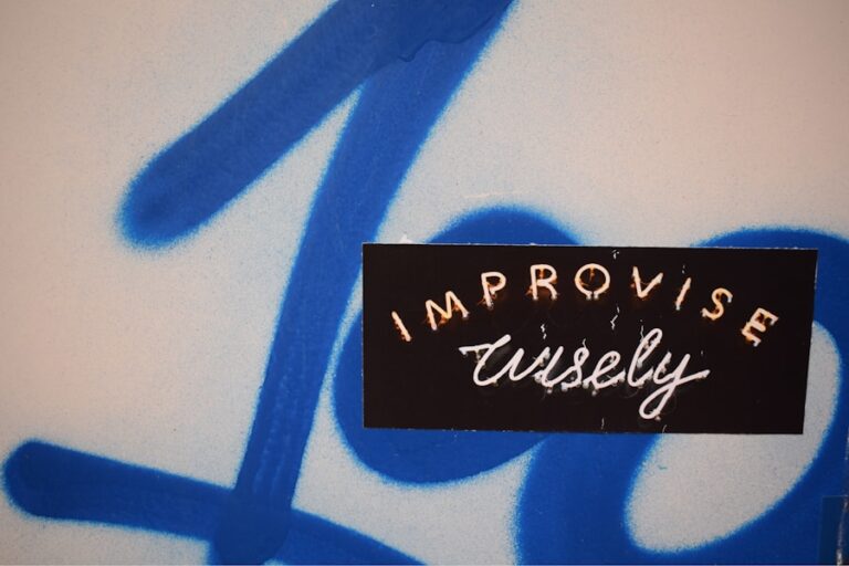 Photo "Why quotes are the key to self-improvement and how you can use them"