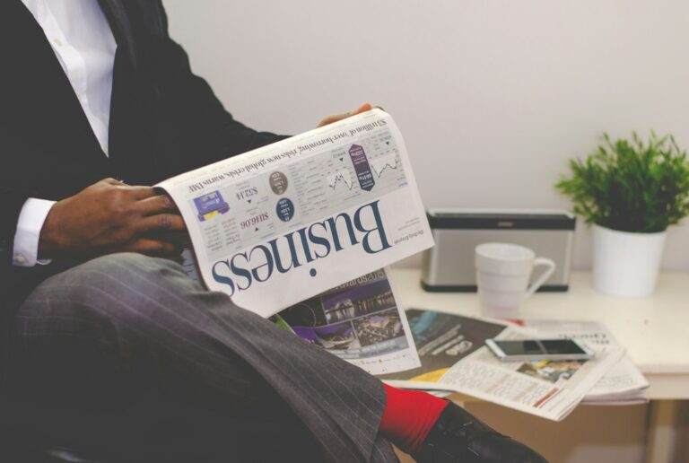 Photo how to read news correctly