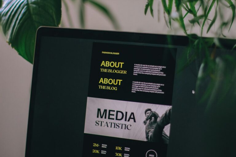 Photo modern journalism overview